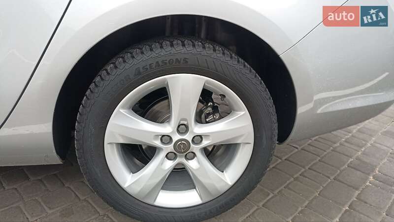 Універсал Opel Astra 2012 в Житомирі