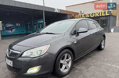 Хэтчбек Opel Astra 2011 в Запорожье