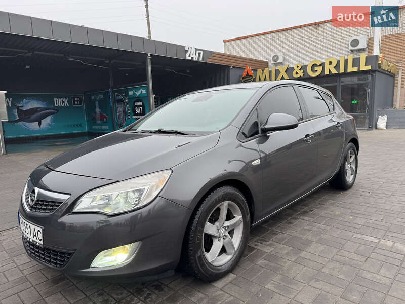 Хетчбек Opel Astra 2011 в Запоріжжі фото 2 Хетчбек Opel Astra 2011 в Запоріжжі