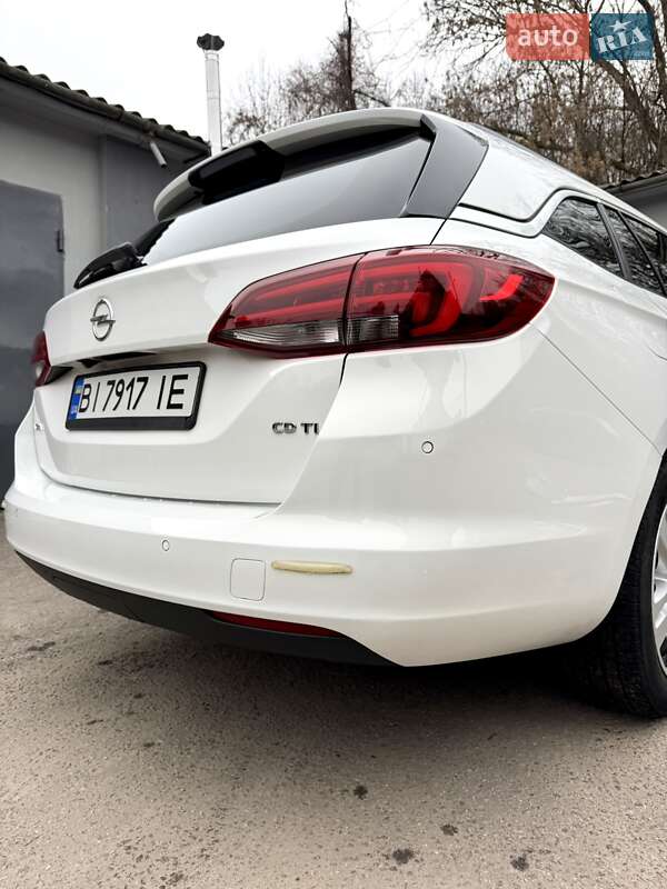 Універсал Opel Astra 2018 в Полтаві