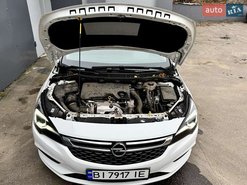 Універсал Opel Astra 2018 в Полтаві