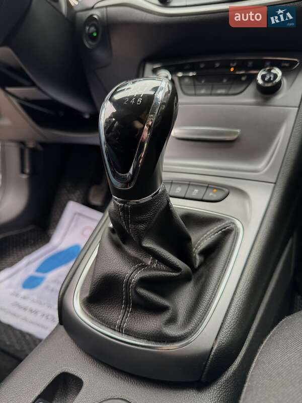 Універсал Opel Astra 2018 в Полтаві