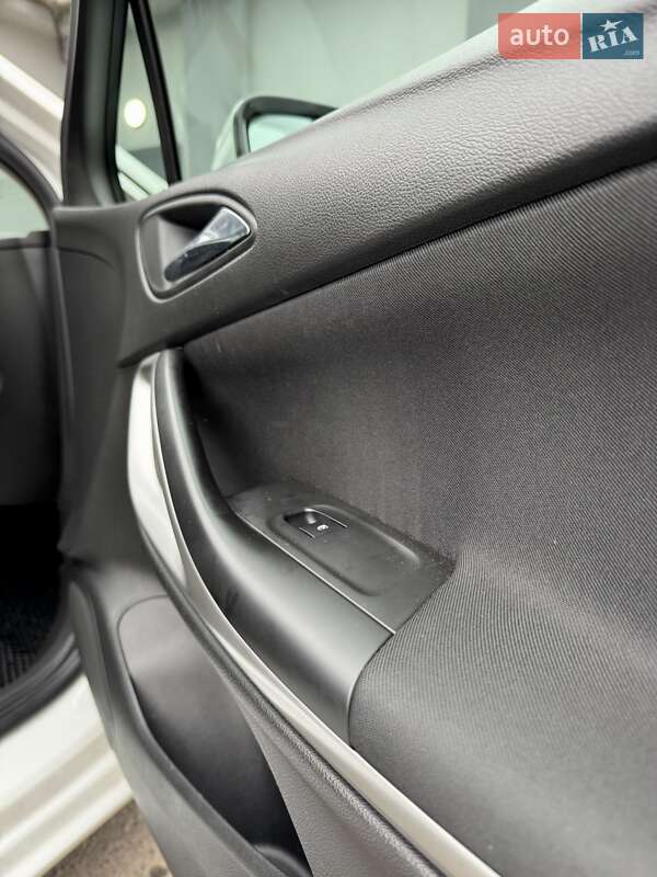 Універсал Opel Astra 2018 в Полтаві