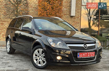 Універсал Opel Astra 2009 в Луцьку