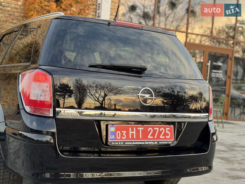 Універсал Opel Astra 2009 в Луцьку