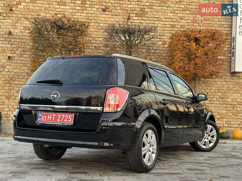 Універсал Opel Astra 2009 в Луцьку