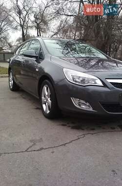Универсал Opel Astra 2011 в Запорожье