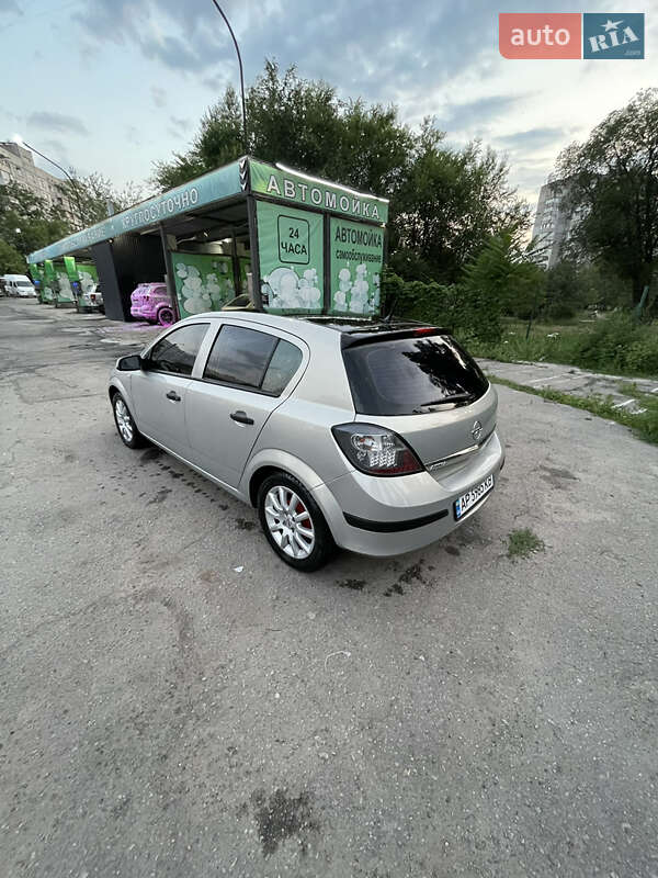 Хэтчбек Opel Astra 2006 в Запорожье