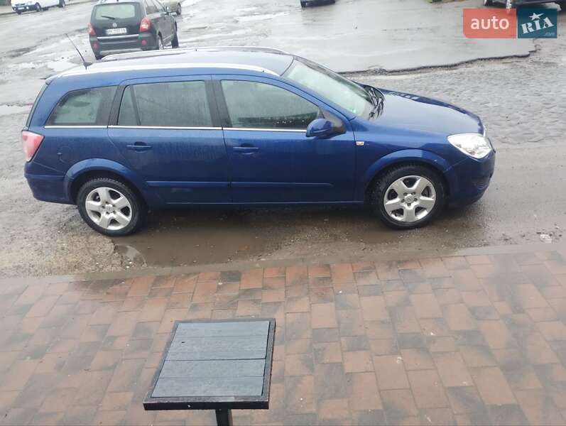 Универсал Opel Astra 2007 в Почаеве