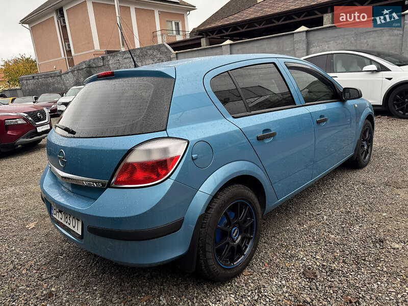 Хэтчбек Opel Astra 2005 в Одессе