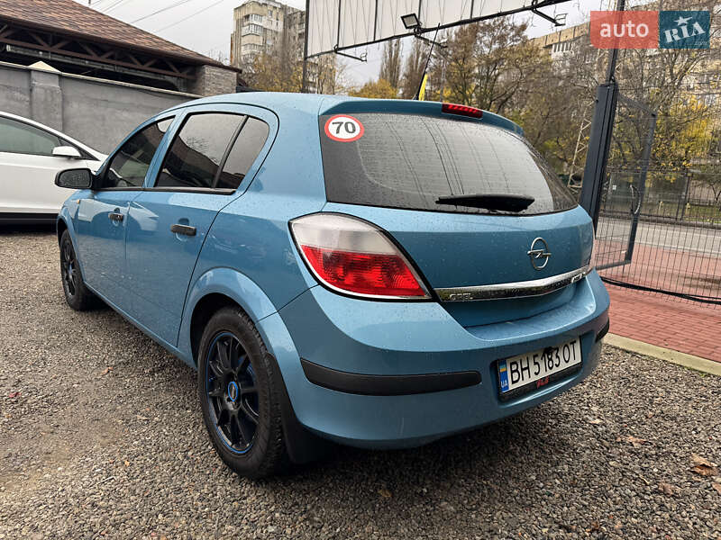 Хэтчбек Opel Astra 2005 в Одессе