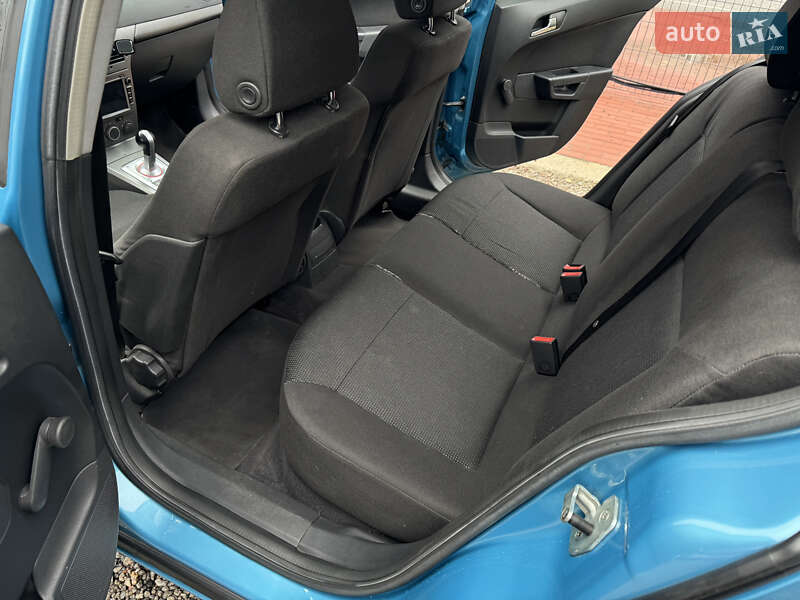 Хэтчбек Opel Astra 2005 в Одессе