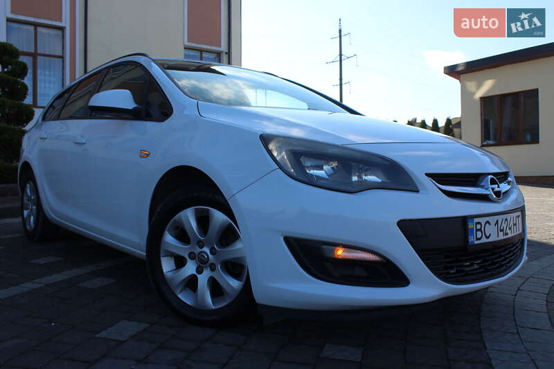 Універсал Opel Astra 2013 в Трускавці
