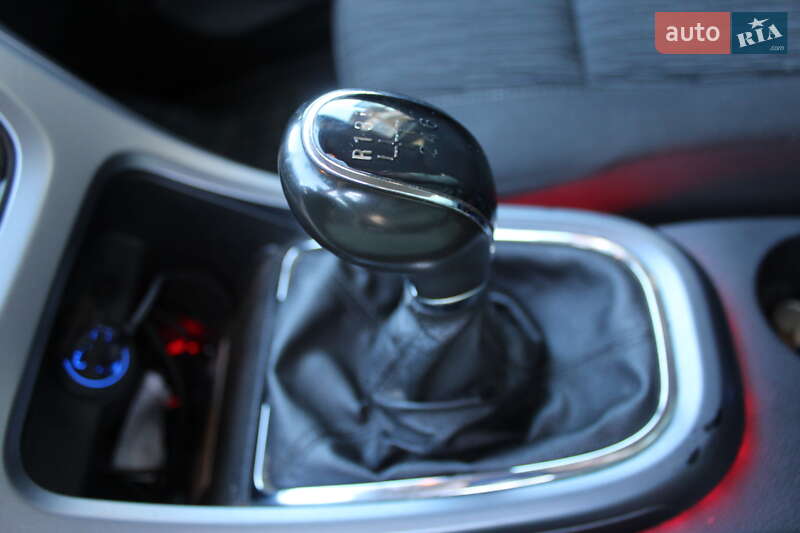 Універсал Opel Astra 2013 в Трускавці