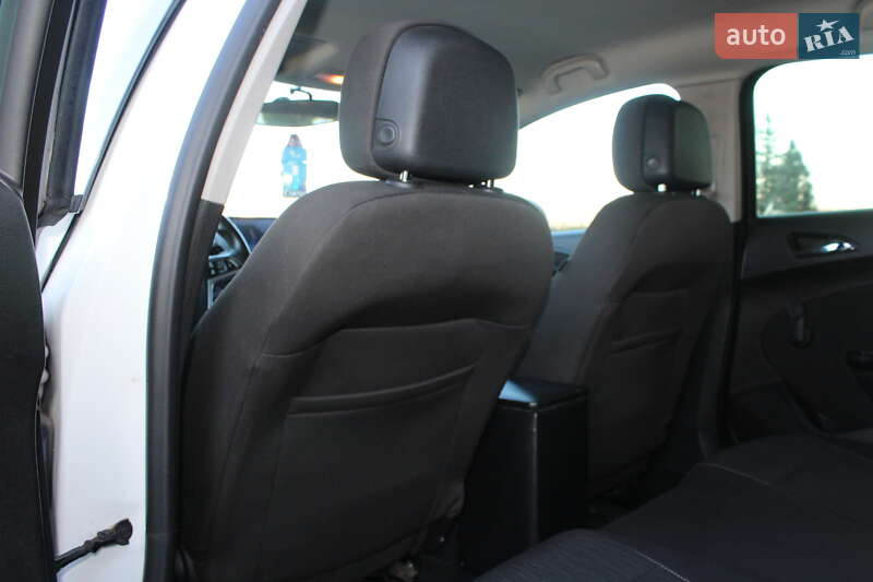 Універсал Opel Astra 2013 в Трускавці