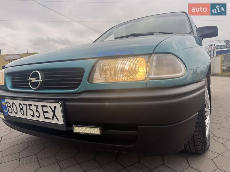 Хэтчбек Opel Astra 1994 в Львове