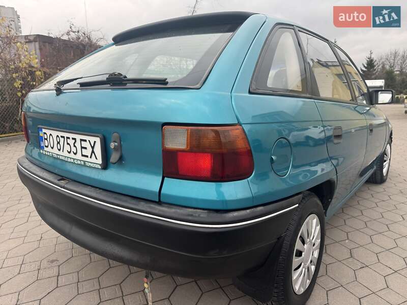 Хэтчбек Opel Astra 1994 в Львове