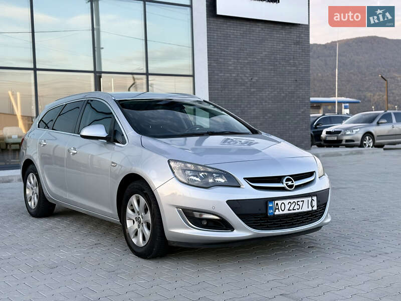 Универсал Opel Astra 2014 в Хусте фото 3 Универсал Opel Astra 2014 в Хусте