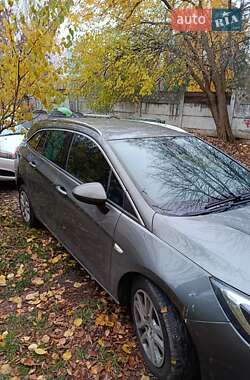 Універсал Opel Astra 2017 в Києві