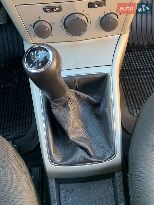 Універсал Opel Astra 2008 в Любарі