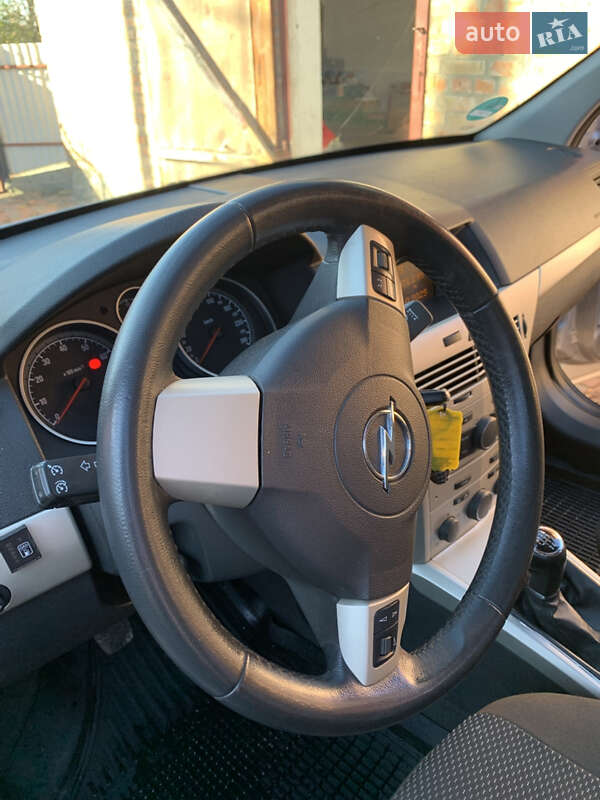 Універсал Opel Astra 2008 в Любарі