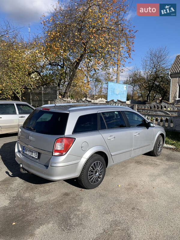 Універсал Opel Astra 2008 в Любарі