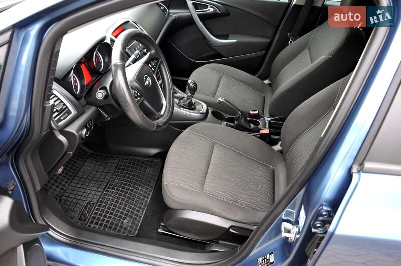 Універсал Opel Astra 2013 в Львові фото 16 Універсал Opel Astra 2013 в Львові