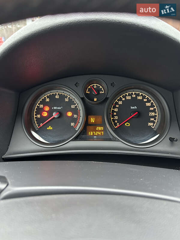 Хэтчбек Opel Astra 2012 в Ирпене