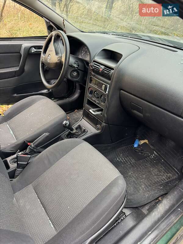 Седан Opel Astra 2004 в Луцке
