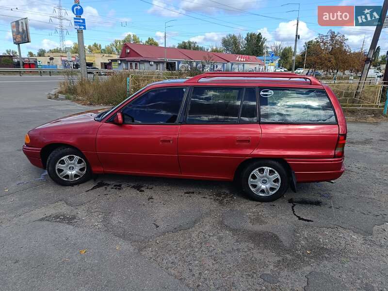 Универсал Opel Astra 1994 в Киеве