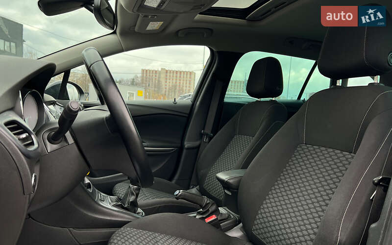 Универсал Opel Astra 2018 в Львове