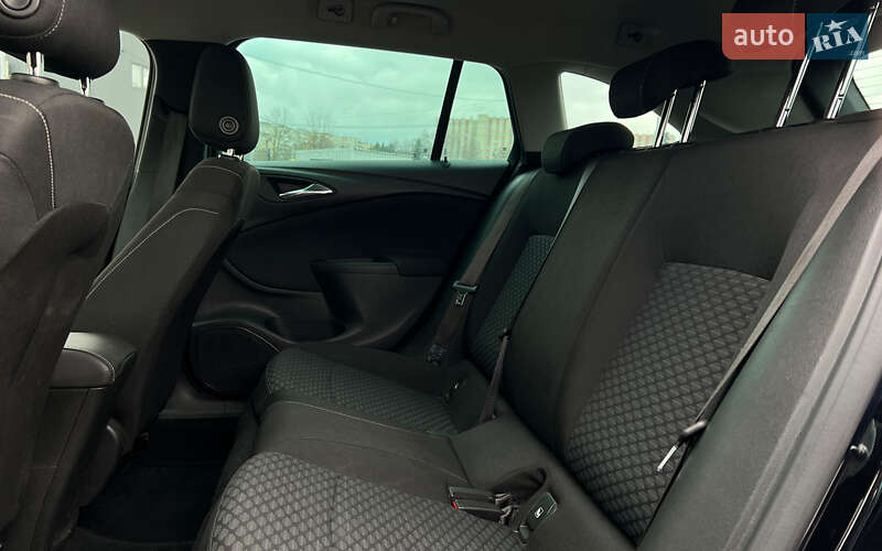 Универсал Opel Astra 2018 в Львове