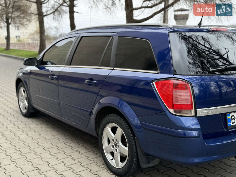 Универсал Opel Astra 2004 в Звягеле