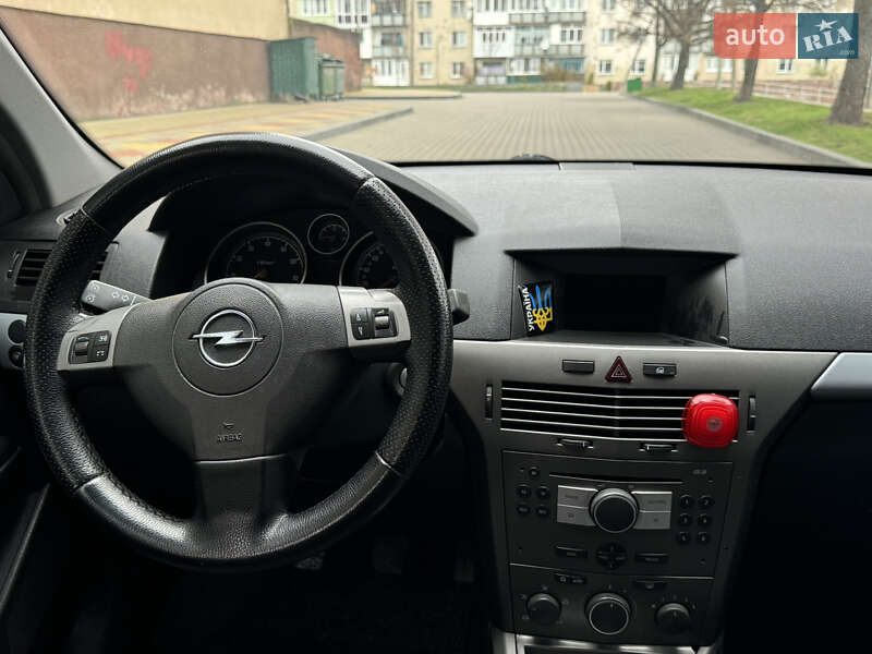 Универсал Opel Astra 2004 в Звягеле