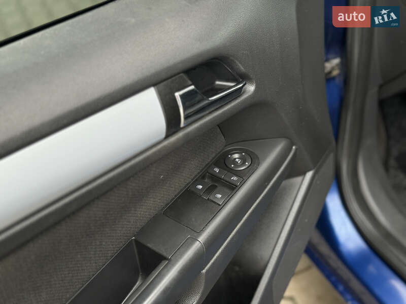 Универсал Opel Astra 2004 в Звягеле