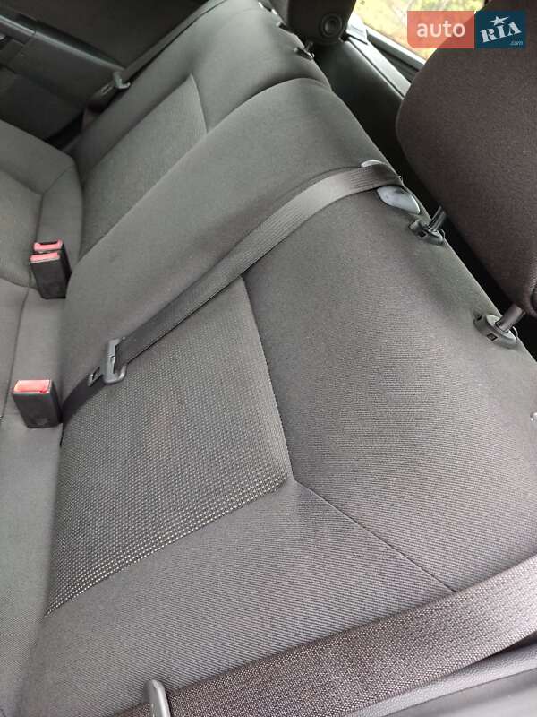 Універсал Opel Astra 2010 в Луцьку