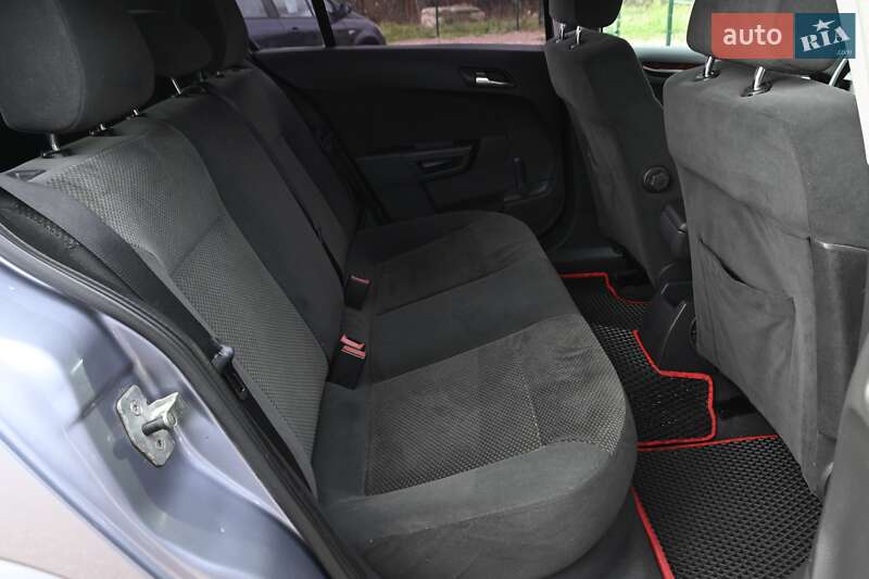Хэтчбек Opel Astra 2004 в Бердичеве фото 23 Хэтчбек Opel Astra 2004 в Бердичеве