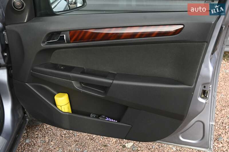 Хэтчбек Opel Astra 2004 в Бердичеве фото 26 Хэтчбек Opel Astra 2004 в Бердичеве