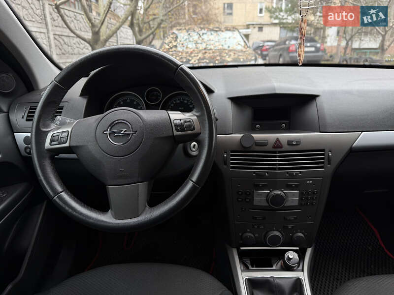 Хетчбек Opel Astra 2006 в Олександрії