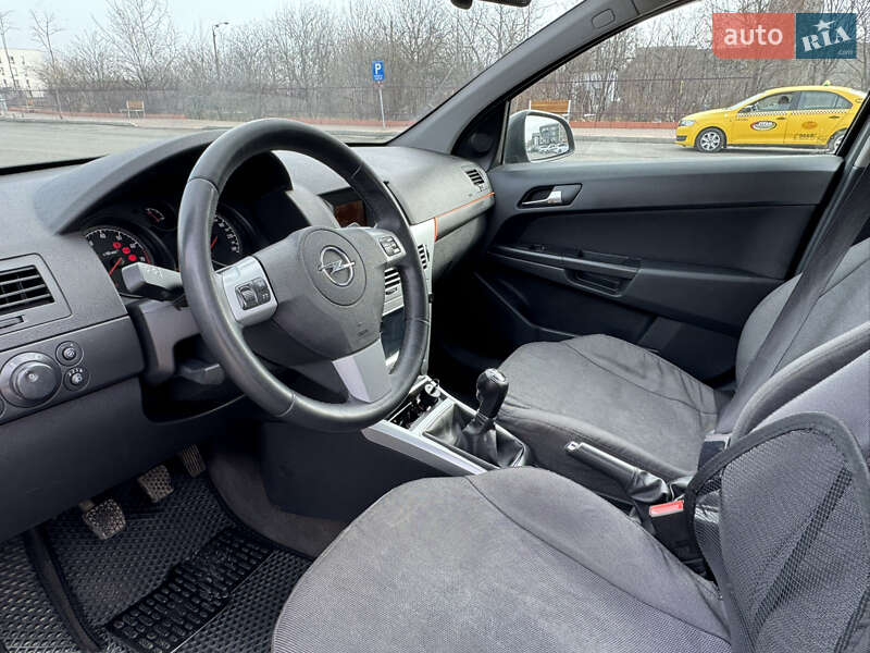 Хэтчбек Opel Astra 2012 в Одессе фото 13 Хэтчбек Opel Astra 2012 в Одессе