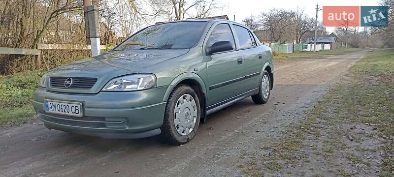 Седан Opel Astra 2008 в Житомирі