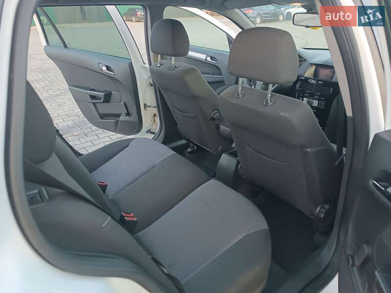 Універсал Opel Astra 2010 в Хусті фото 24 Універсал Opel Astra 2010 в Хусті