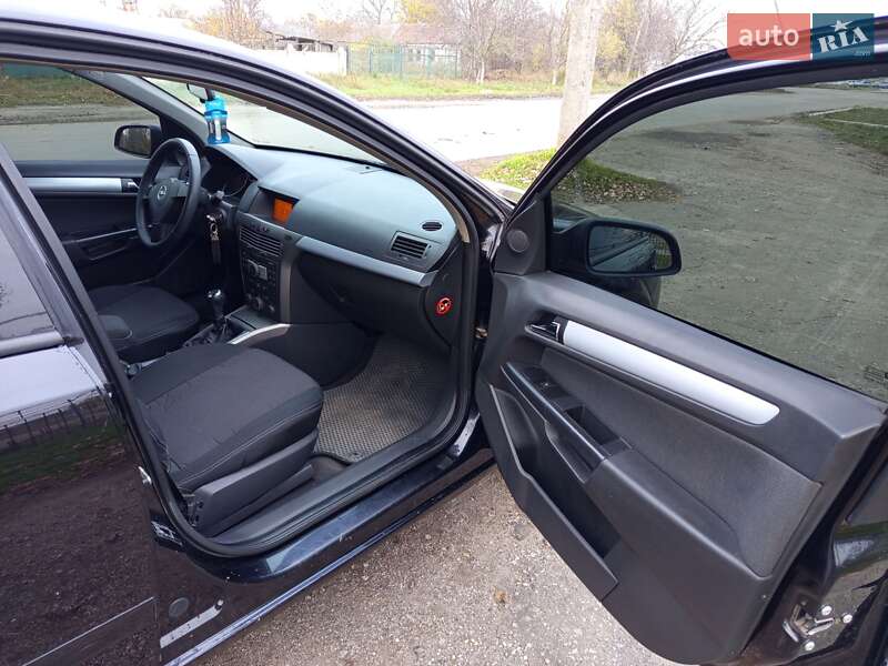 Хетчбек Opel Astra 2004 в Новому Бузі фото 7 Хетчбек Opel Astra 2004 в Новому Бузі