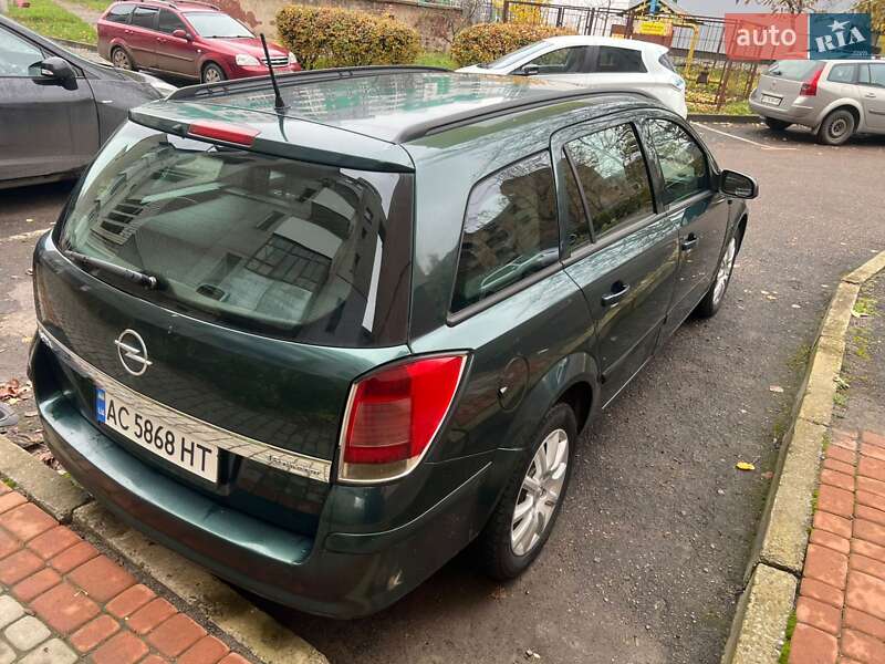 Універсал Opel Astra 2005 в Луцьку