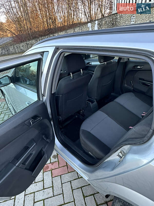 Универсал Opel Astra 2005 в Рожнове