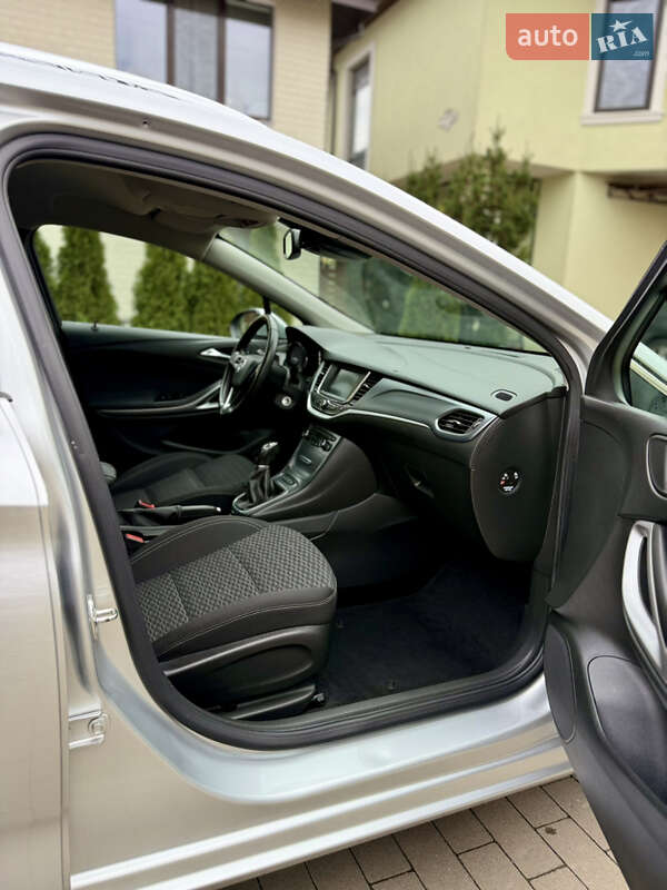 Універсал Opel Astra 2018 в Києві