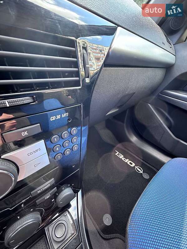 Универсал Opel Astra 2010 в Стрые