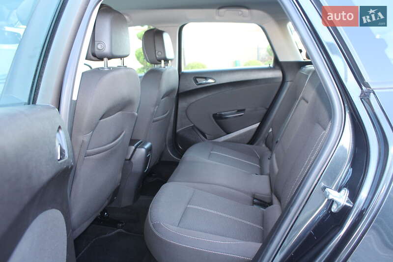 Универсал Opel Astra 2015 в Дрогобыче фото 81 Универсал Opel Astra 2015 в Дрогобыче