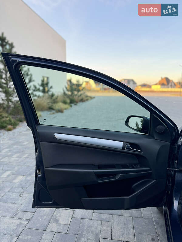 Универсал Opel Astra 2006 в Луцке фото 10 Универсал Opel Astra 2006 в Луцке