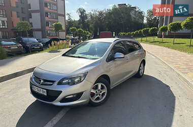 Універсал Opel Astra 2013 в Тернополі